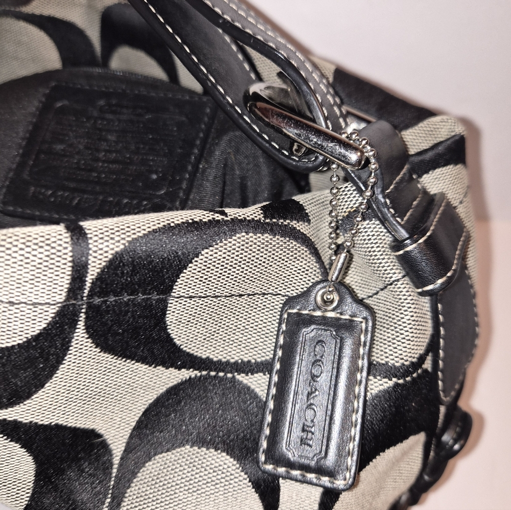 Coach Black and Grey Signature Shoulder Bag - Picture 9 of 12